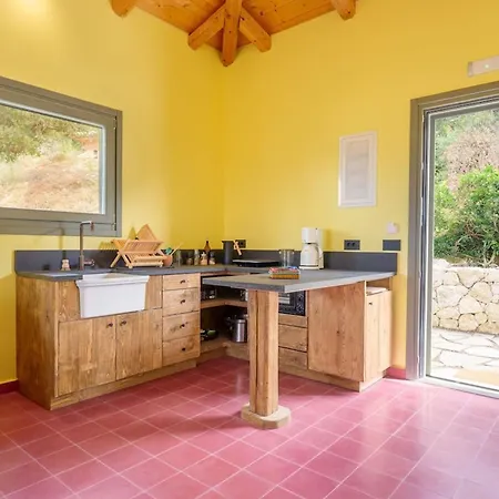 Villa Koukounari At Chionata